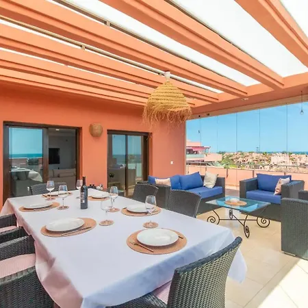 Luxury Penthouse In With 3 Bedrooms Διαμέρισμα *