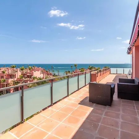 Luxury Penthouse In With 3 Bedrooms Εστεπόνα