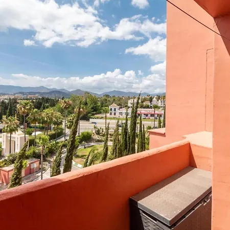 Luxury Penthouse In With 3 Bedrooms Διαμέρισμα Εστεπόνα