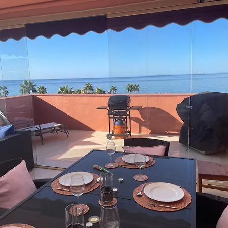 Luxury Penthouse In With 3 Bedrooms * Εστεπόνα