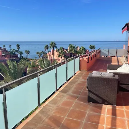 Luxury Penthouse In With 3 Bedrooms Εστεπόνα